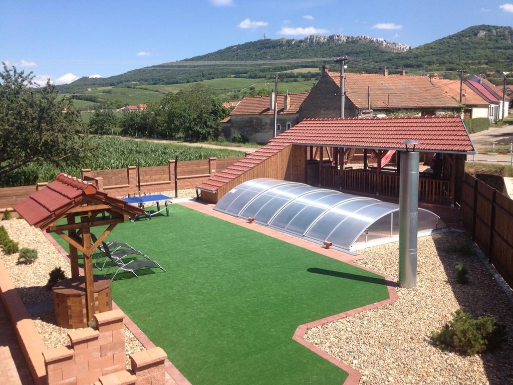 U Jeraba - Komplex A Horni Vestonice Luaran gambar